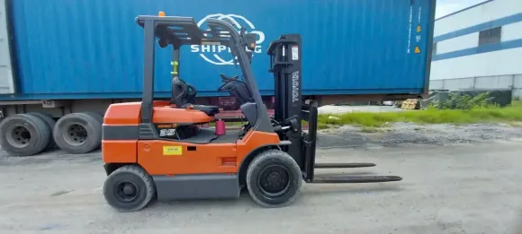 Xe Nâng Trung Nam có bán xe nâng đã qua sử dụng không?