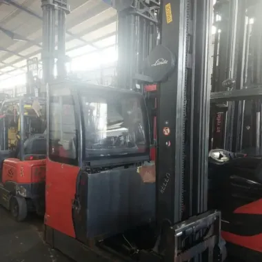 Xe Nâng BT Reach Truck Cao 