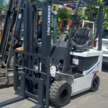 XE NÂNG ĐIỆN NGỒI LÁI TCM FB15-7
