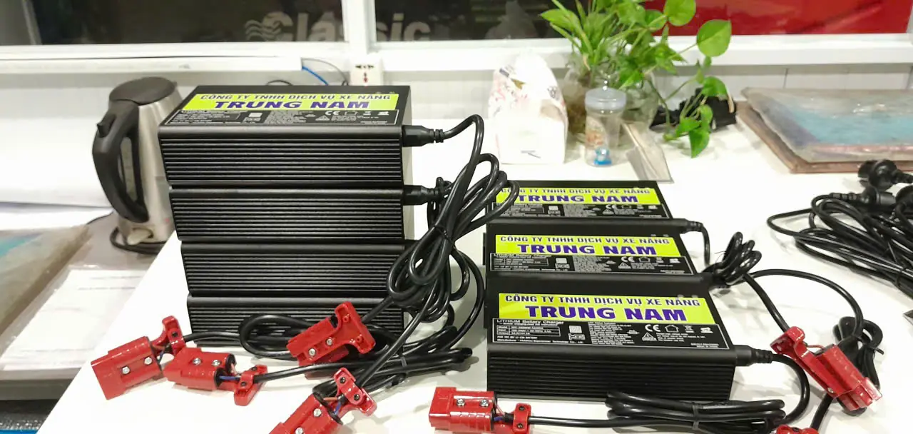 BỘ SẠC XE NÂNG ĐIỆN ĐI BỘ- HYSTER PC1.5